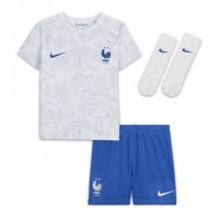 Frankrig Antoine Griezmann #7 Udebanesæt Børn VM 2022 Kortærmet (+ Korte bukser)